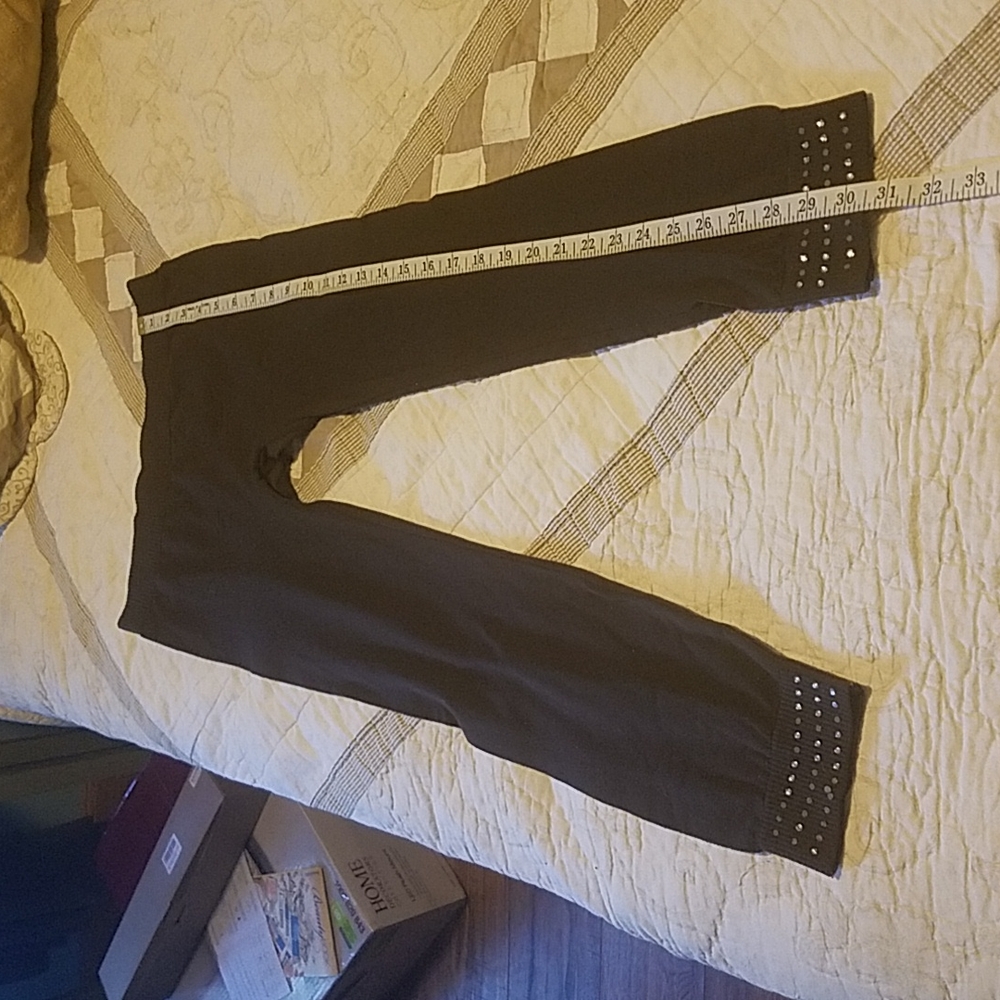 Great condition leggings. Elastic waist.